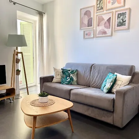 Les Sablettes マントン